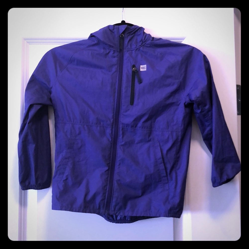 Light windbreaker jacket